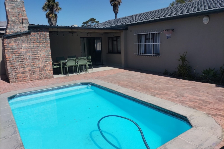 To Let 3 Bedroom Property for Rent in Flamingo Vlei Western Cape